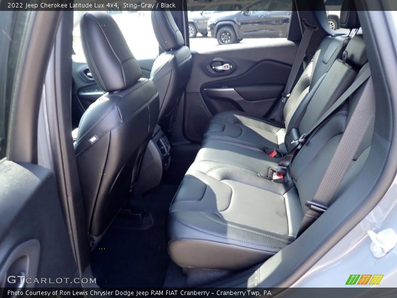 Sting-Gray / Black 2022 Jeep Cherokee Latitude Lux 4x4