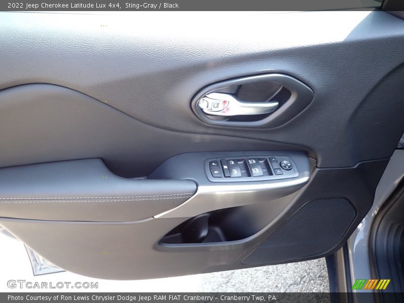 Sting-Gray / Black 2022 Jeep Cherokee Latitude Lux 4x4