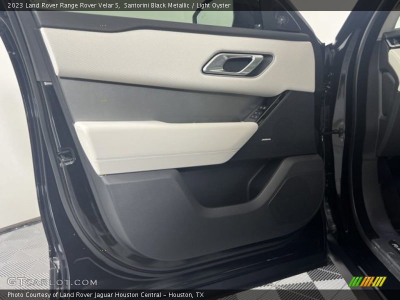 Santorini Black Metallic / Light Oyster 2023 Land Rover Range Rover Velar S
