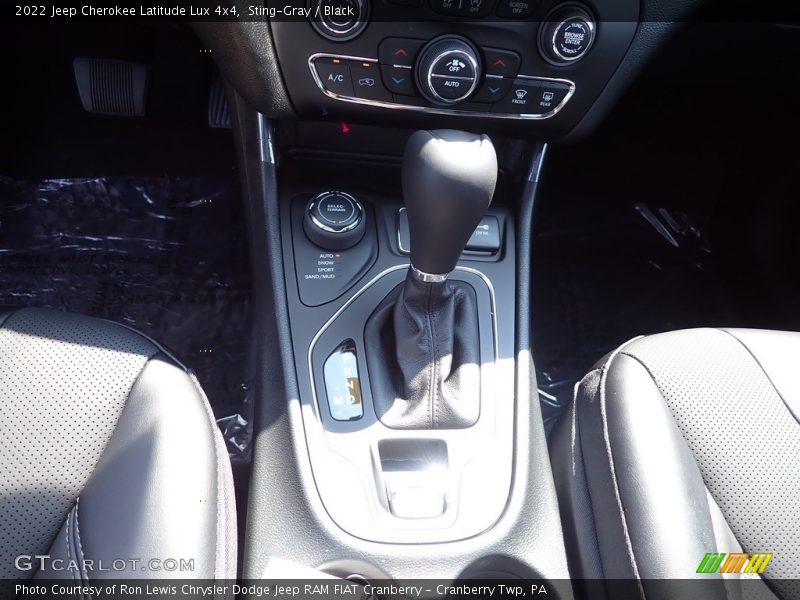 Sting-Gray / Black 2022 Jeep Cherokee Latitude Lux 4x4