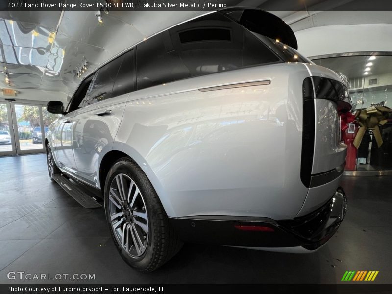 Hakuba Silver Metallic / Perlino 2022 Land Rover Range Rover P530 SE LWB