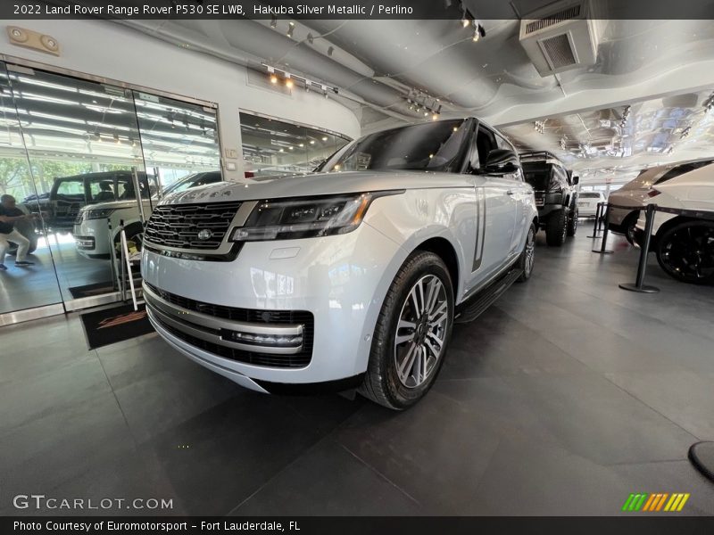 Hakuba Silver Metallic / Perlino 2022 Land Rover Range Rover P530 SE LWB
