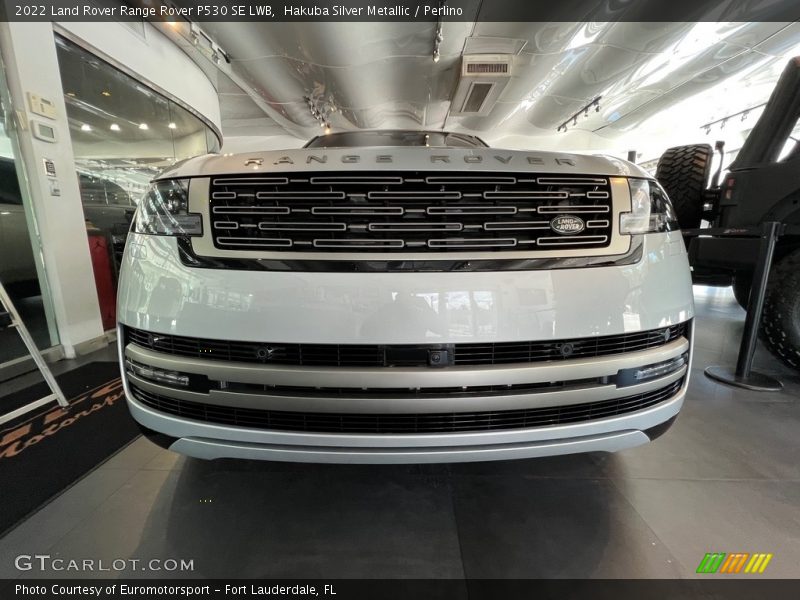 Hakuba Silver Metallic / Perlino 2022 Land Rover Range Rover P530 SE LWB