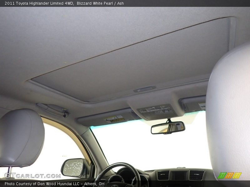 Blizzard White Pearl / Ash 2011 Toyota Highlander Limited 4WD