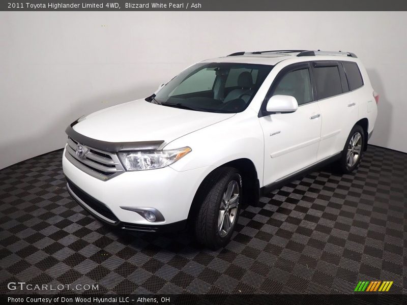 Blizzard White Pearl / Ash 2011 Toyota Highlander Limited 4WD