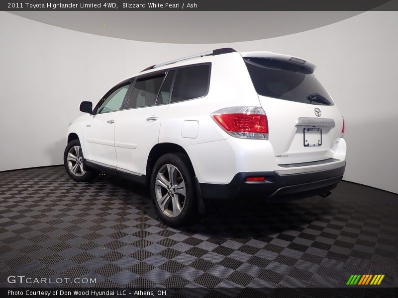 Blizzard White Pearl / Ash 2011 Toyota Highlander Limited 4WD