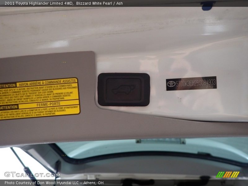Blizzard White Pearl / Ash 2011 Toyota Highlander Limited 4WD