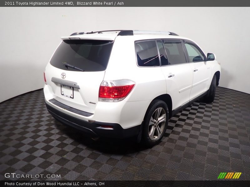 Blizzard White Pearl / Ash 2011 Toyota Highlander Limited 4WD