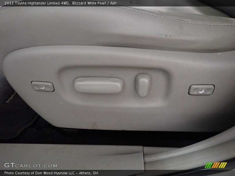 Blizzard White Pearl / Ash 2011 Toyota Highlander Limited 4WD