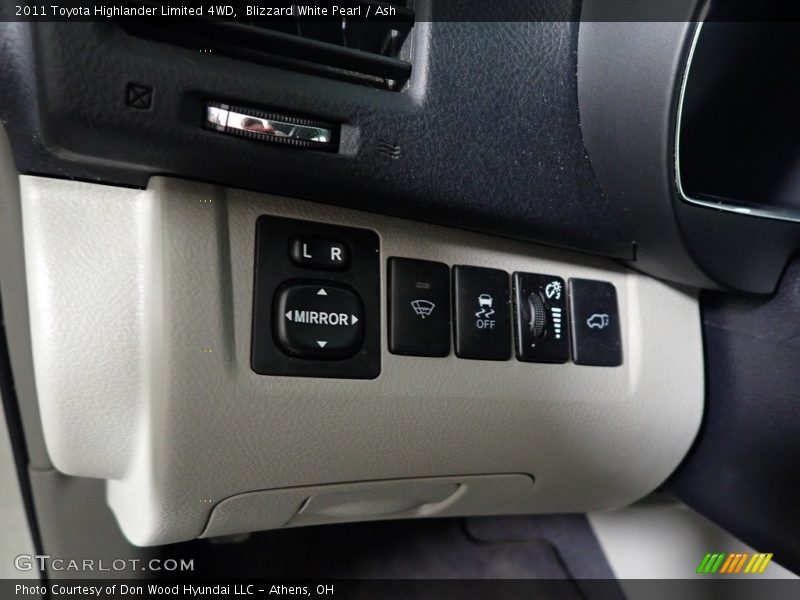 Blizzard White Pearl / Ash 2011 Toyota Highlander Limited 4WD