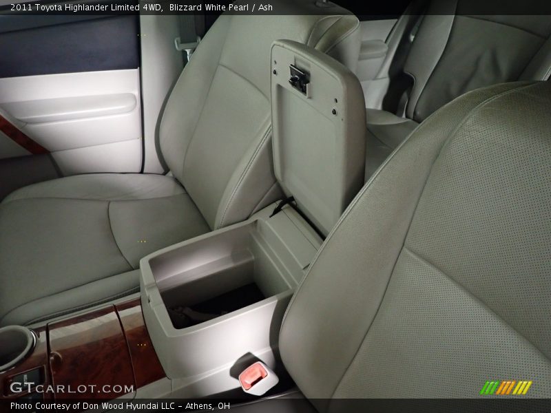 Blizzard White Pearl / Ash 2011 Toyota Highlander Limited 4WD