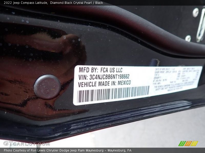 Diamond Black Crystal Pearl / Black 2022 Jeep Compass Latitude