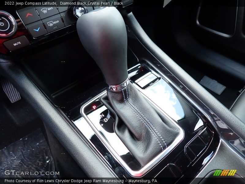Diamond Black Crystal Pearl / Black 2022 Jeep Compass Latitude