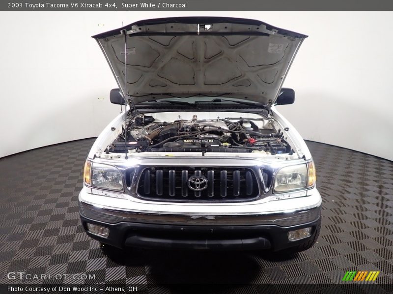 Super White / Charcoal 2003 Toyota Tacoma V6 Xtracab 4x4