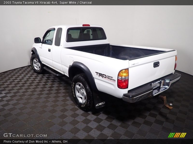 Super White / Charcoal 2003 Toyota Tacoma V6 Xtracab 4x4