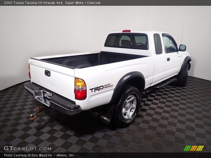 Super White / Charcoal 2003 Toyota Tacoma V6 Xtracab 4x4