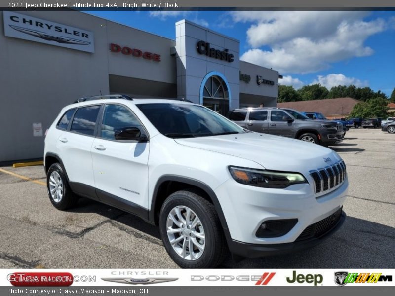 Bright White / Black 2022 Jeep Cherokee Latitude Lux 4x4