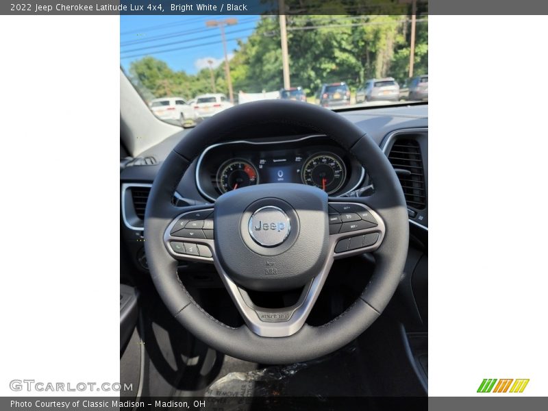 Bright White / Black 2022 Jeep Cherokee Latitude Lux 4x4