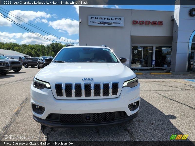 Bright White / Black 2022 Jeep Cherokee Latitude Lux 4x4