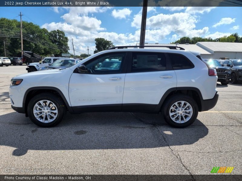 Bright White / Black 2022 Jeep Cherokee Latitude Lux 4x4