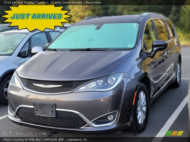 Granite Crystal Metallic / Black/Alloy 2019 Chrysler Pacifica Touring L