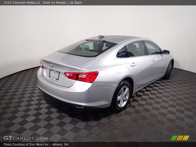 Silver Ice Metallic / Jet Black 2019 Chevrolet Malibu LS