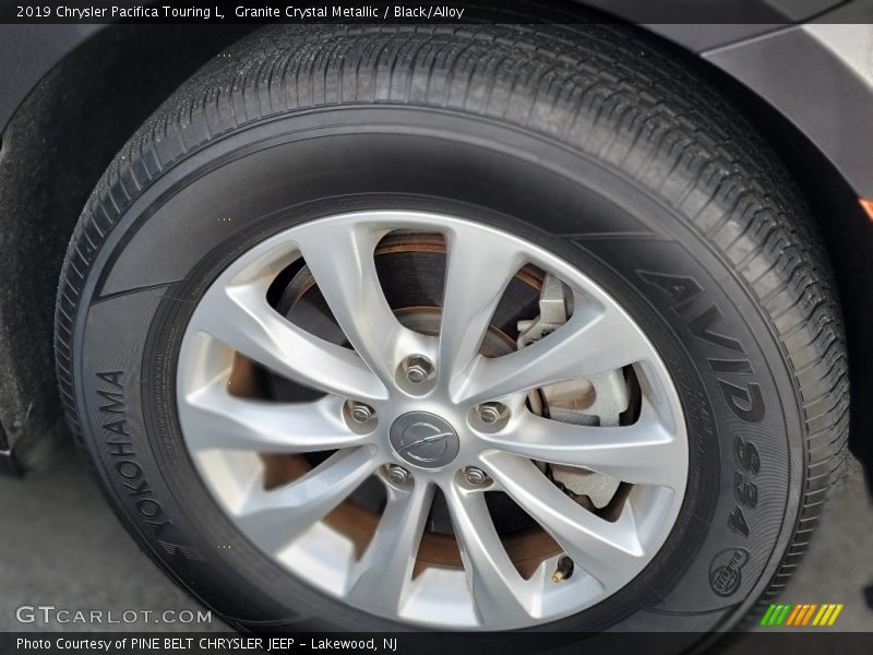 Granite Crystal Metallic / Black/Alloy 2019 Chrysler Pacifica Touring L