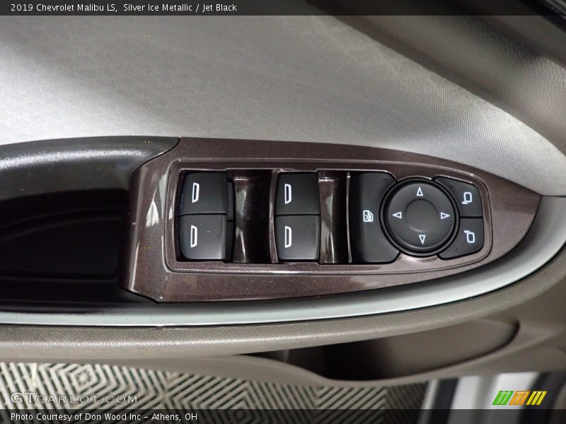 Silver Ice Metallic / Jet Black 2019 Chevrolet Malibu LS