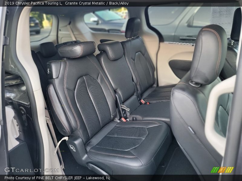 Granite Crystal Metallic / Black/Alloy 2019 Chrysler Pacifica Touring L