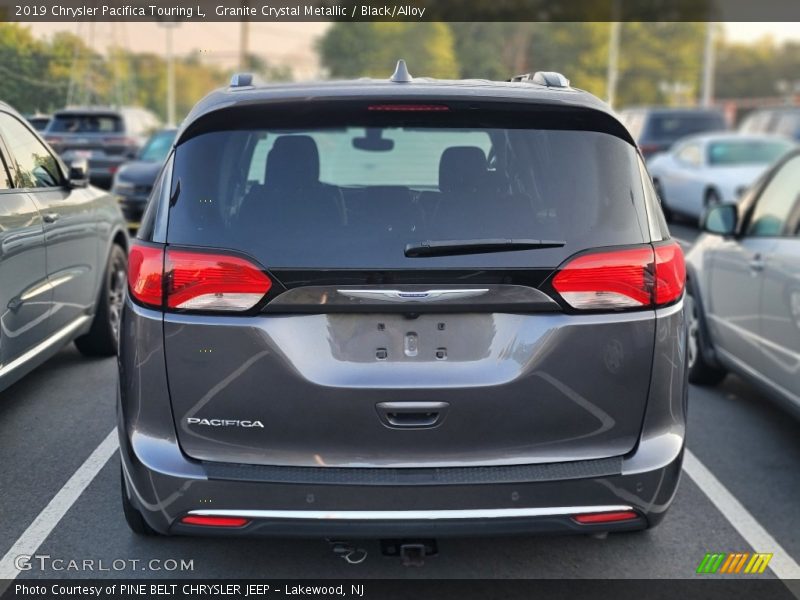 Granite Crystal Metallic / Black/Alloy 2019 Chrysler Pacifica Touring L