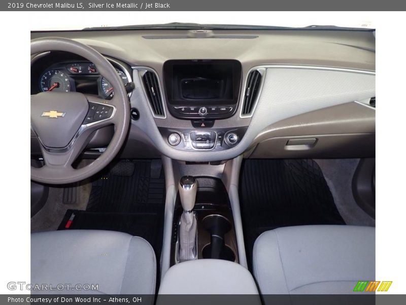 Silver Ice Metallic / Jet Black 2019 Chevrolet Malibu LS