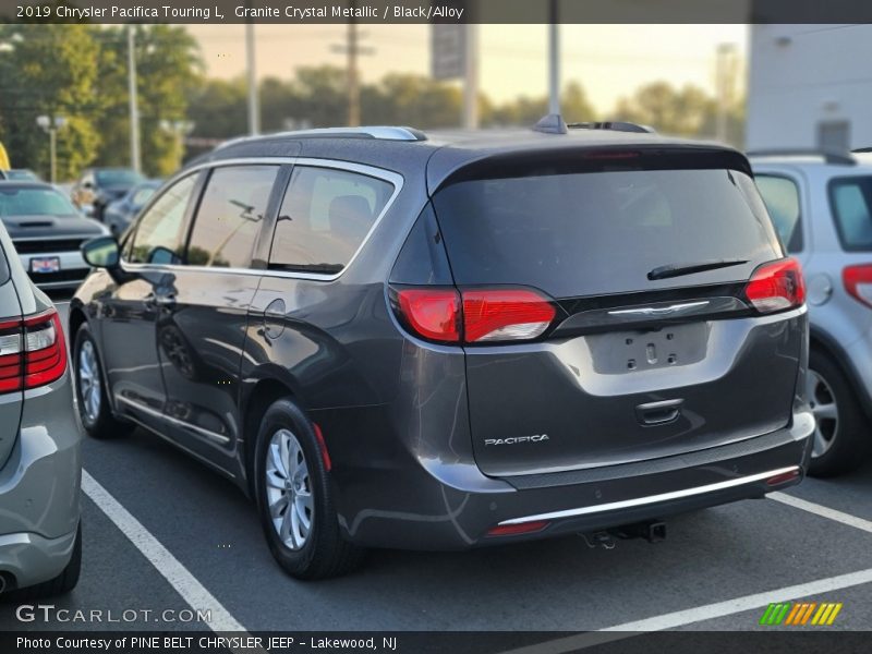 Granite Crystal Metallic / Black/Alloy 2019 Chrysler Pacifica Touring L