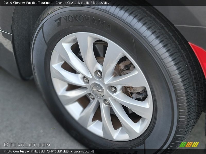 Granite Crystal Metallic / Black/Alloy 2019 Chrysler Pacifica Touring L