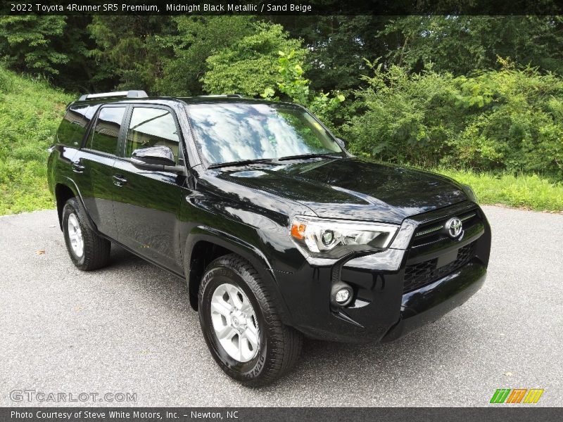 Front 3/4 View of 2022 4Runner SR5 Premium