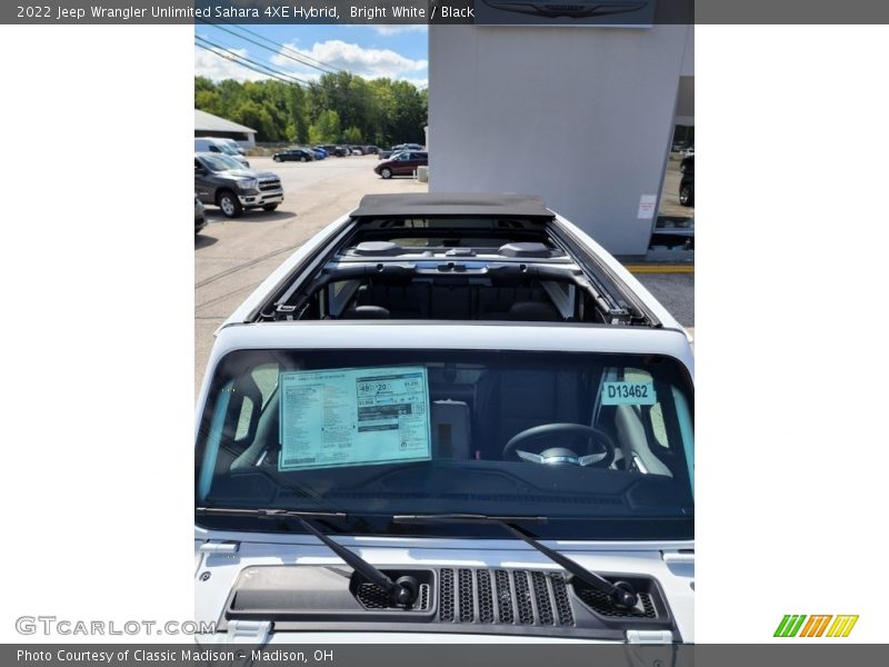 Bright White / Black 2022 Jeep Wrangler Unlimited Sahara 4XE Hybrid
