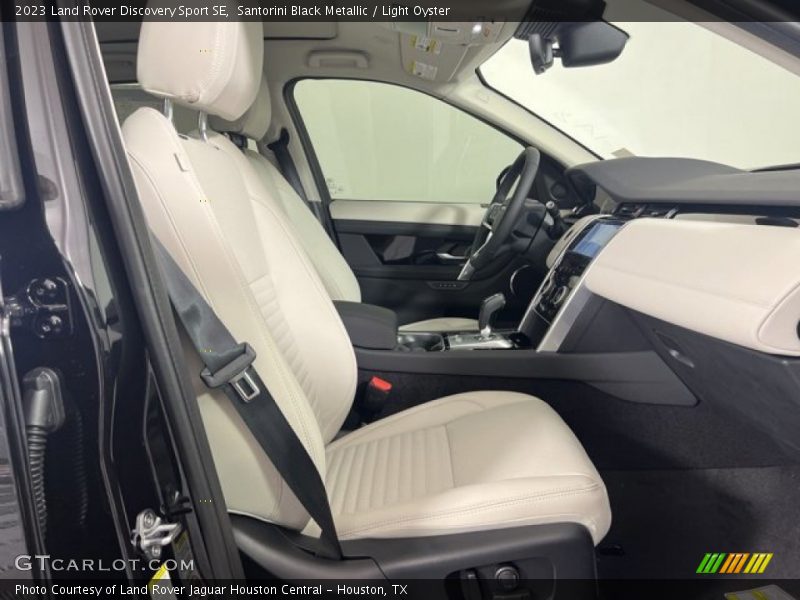 Santorini Black Metallic / Light Oyster 2023 Land Rover Discovery Sport SE