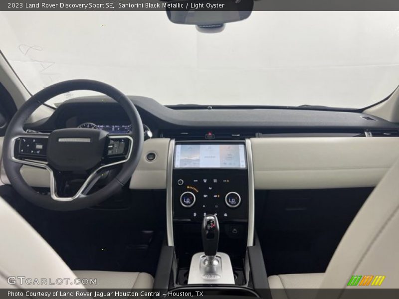 Santorini Black Metallic / Light Oyster 2023 Land Rover Discovery Sport SE