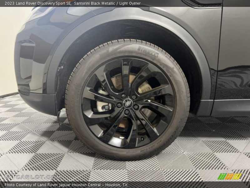 Santorini Black Metallic / Light Oyster 2023 Land Rover Discovery Sport SE