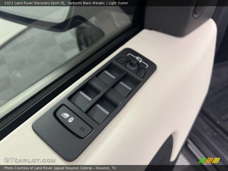 Santorini Black Metallic / Light Oyster 2023 Land Rover Discovery Sport SE