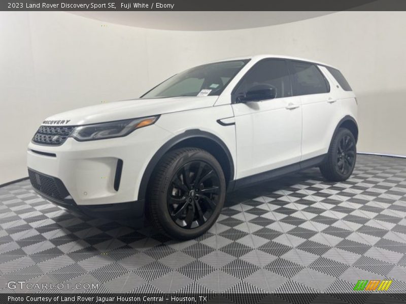 Fuji White / Ebony 2023 Land Rover Discovery Sport SE