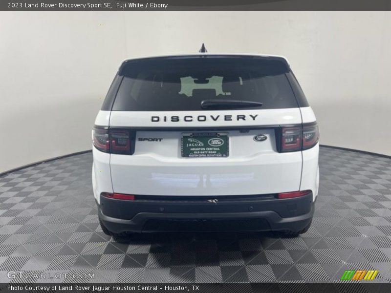 Fuji White / Ebony 2023 Land Rover Discovery Sport SE
