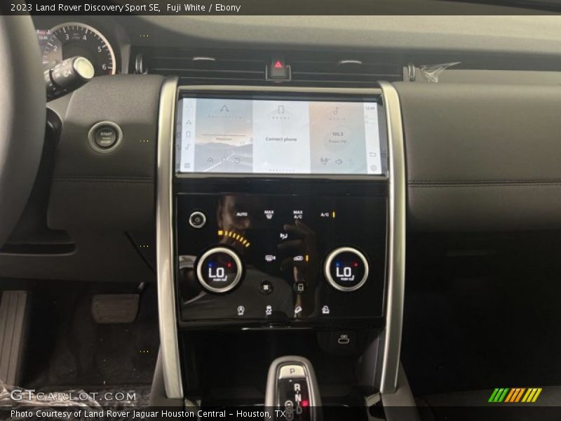 Fuji White / Ebony 2023 Land Rover Discovery Sport SE