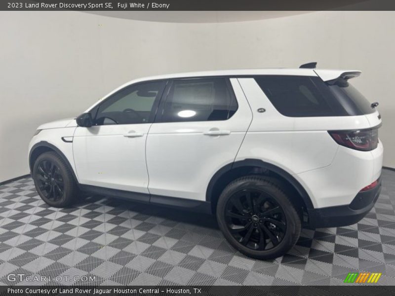 Fuji White / Ebony 2023 Land Rover Discovery Sport SE