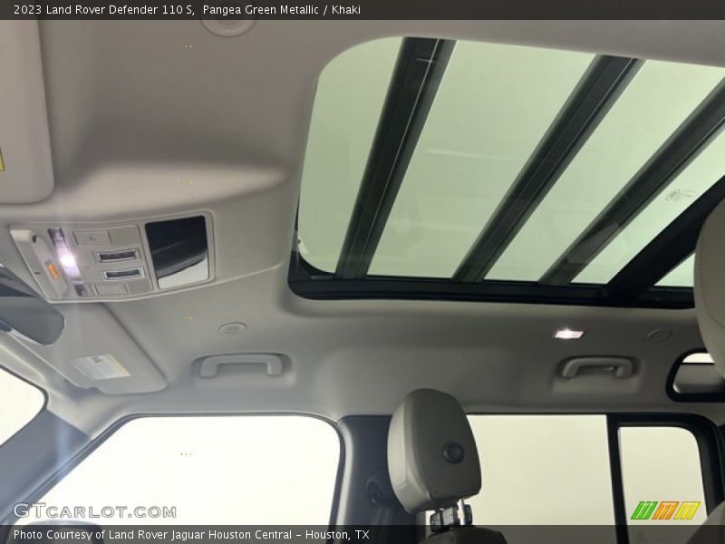 Sunroof of 2023 Defender 110 S