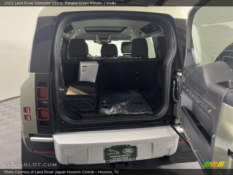  2023 Defender 110 S Trunk