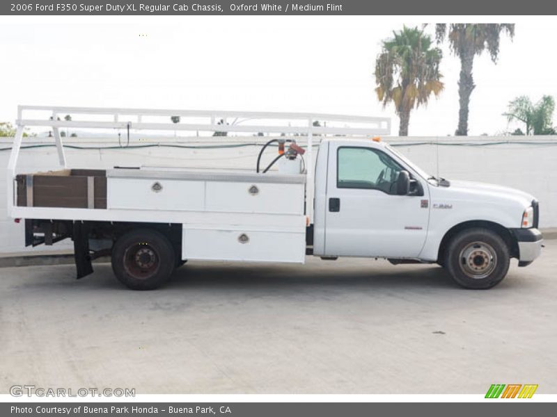  2006 F350 Super Duty XL Regular Cab Chassis Oxford White
