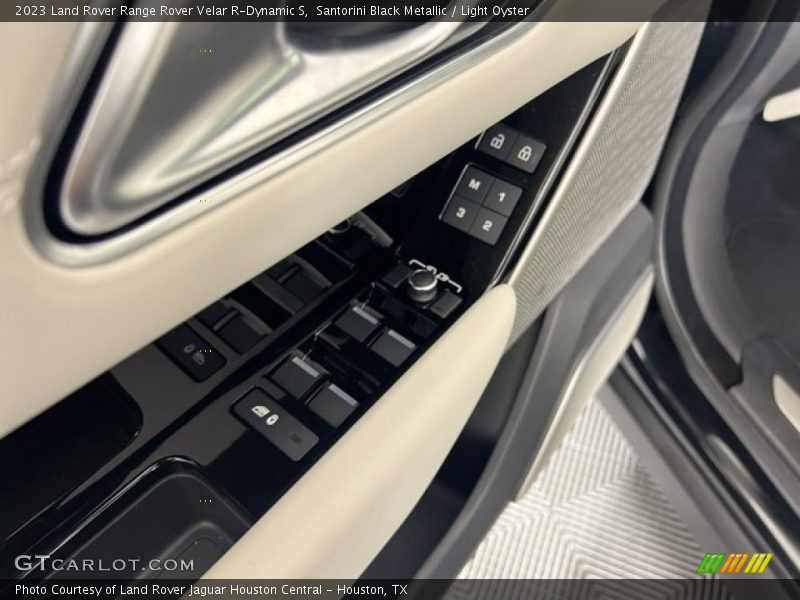 Santorini Black Metallic / Light Oyster 2023 Land Rover Range Rover Velar R-Dynamic S