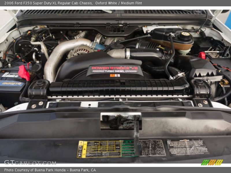 Oxford White / Medium Flint 2006 Ford F350 Super Duty XL Regular Cab Chassis