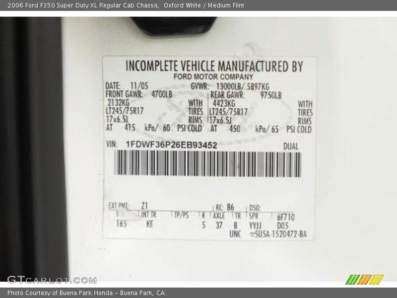 Oxford White / Medium Flint 2006 Ford F350 Super Duty XL Regular Cab Chassis