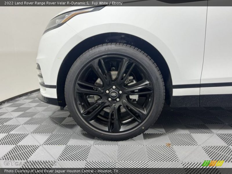  2022 Range Rover Velar R-Dynamic S Wheel